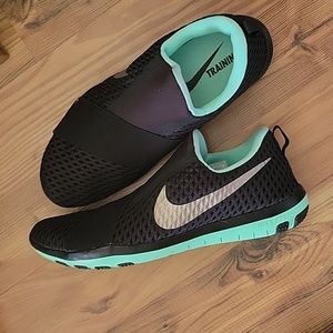 Nike Slip on sneakers
